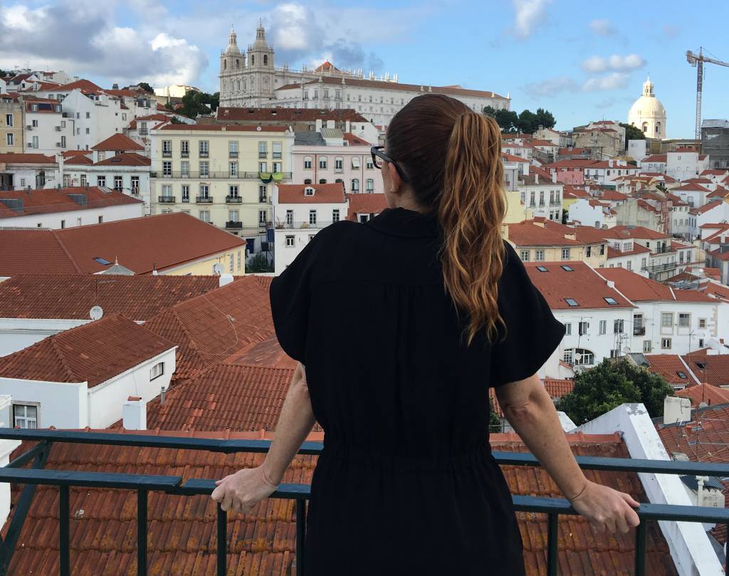 O casario de Alfama a partir do Miradouro das Portas do Sol, em Lisboa: não me canso de admirar