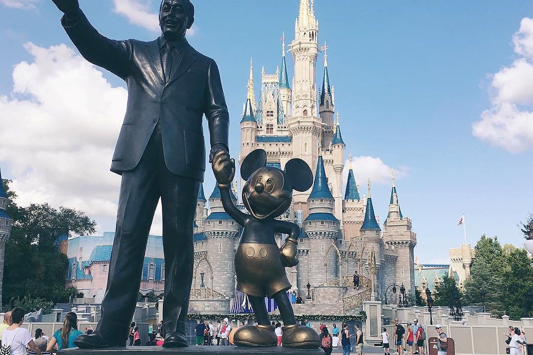 Estátua Walt Disney