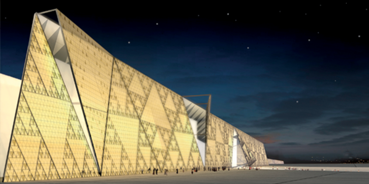 Painéis piramidais servem como fachada para o Grand Egypt Museum, em Giza