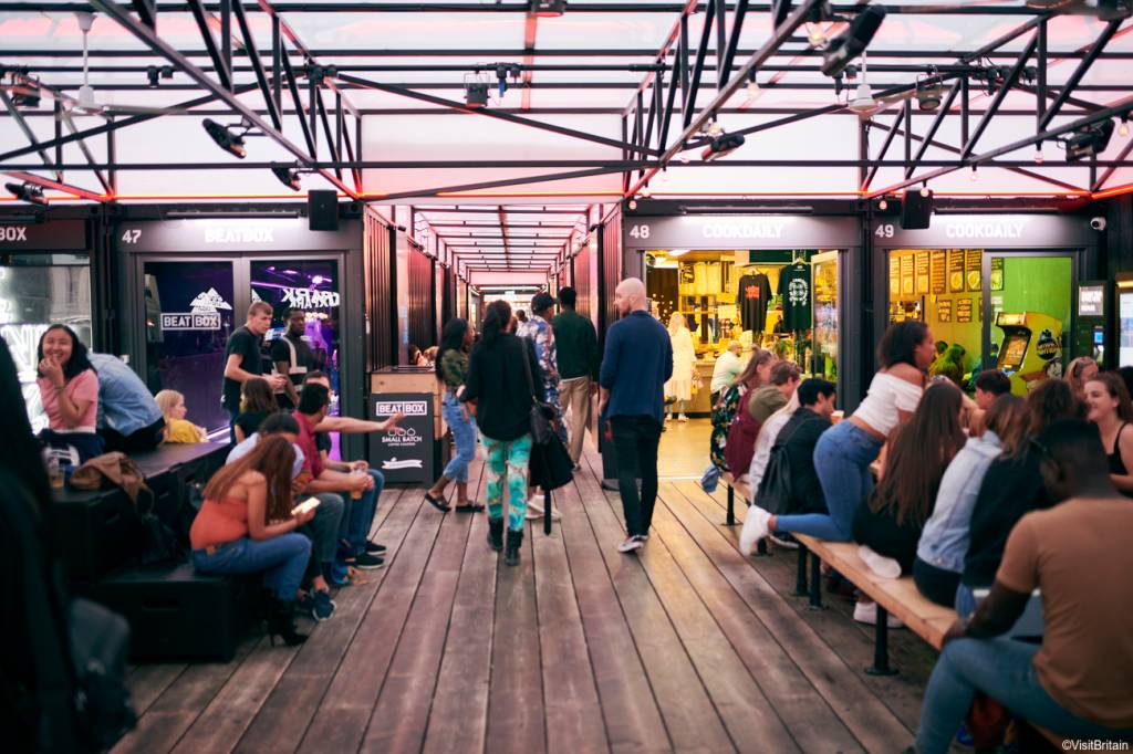 O Boxpark, centro comercial composto de contêineres, em Shoreditch. Crédito: