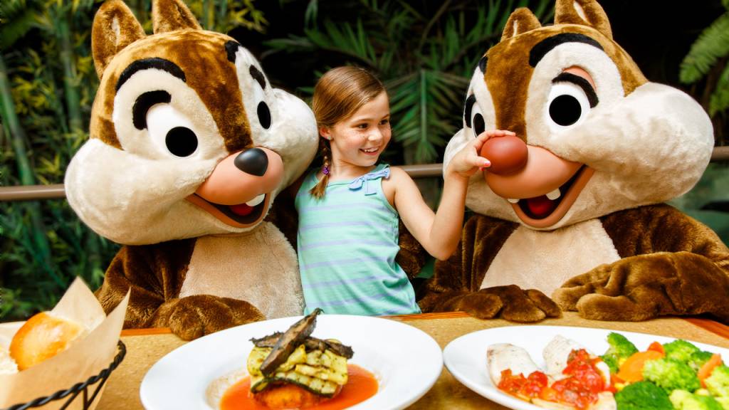 Almoço temático com personagens da Disney