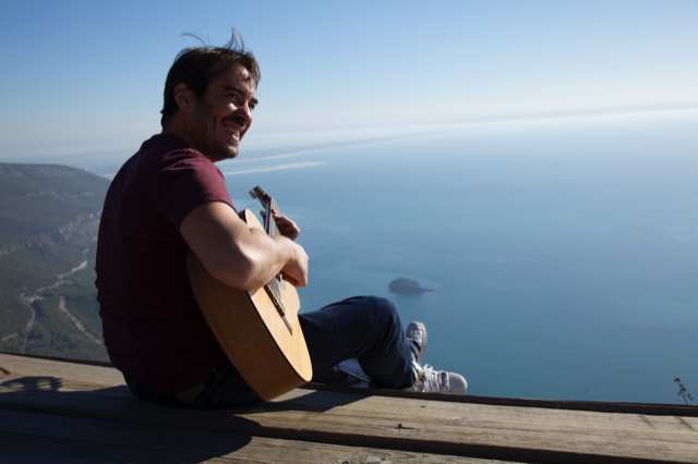 O músico Bena Lobo: paixão por Lisboa e Portugal