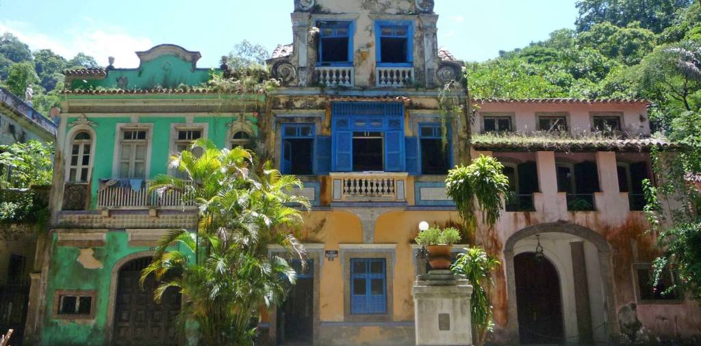 O Largo do Boticário é um local histórico no Rio, com casarões tombados.