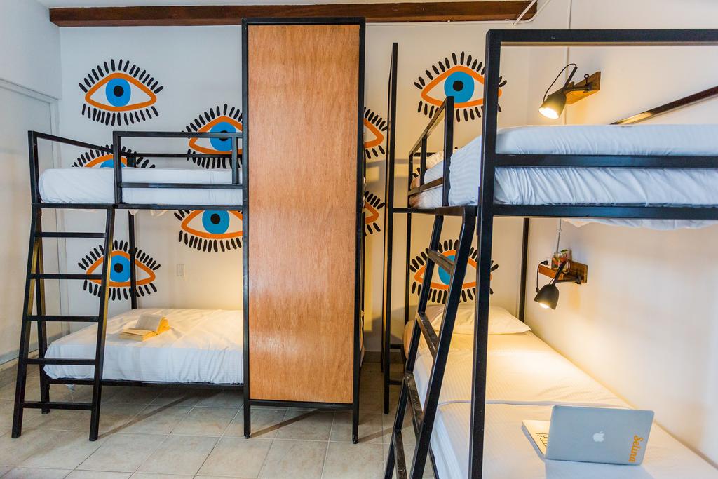Os quartos compartilhados no Hotel Selina Lapa são de oito, seis ou quatro camas. 