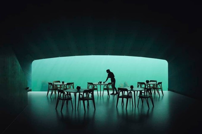Janela panorâmica do restaurante Under, na Noruega