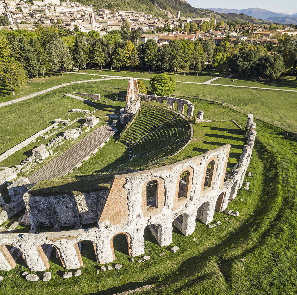 Ruínas do Anfiteatro Romano de Gubbio, Úmbria, Itália