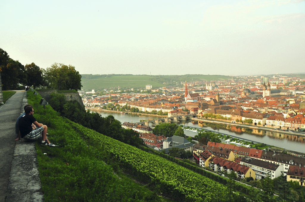 Vista de Würzburg a partir da fortaleza Festung Marienberg, Alemanha