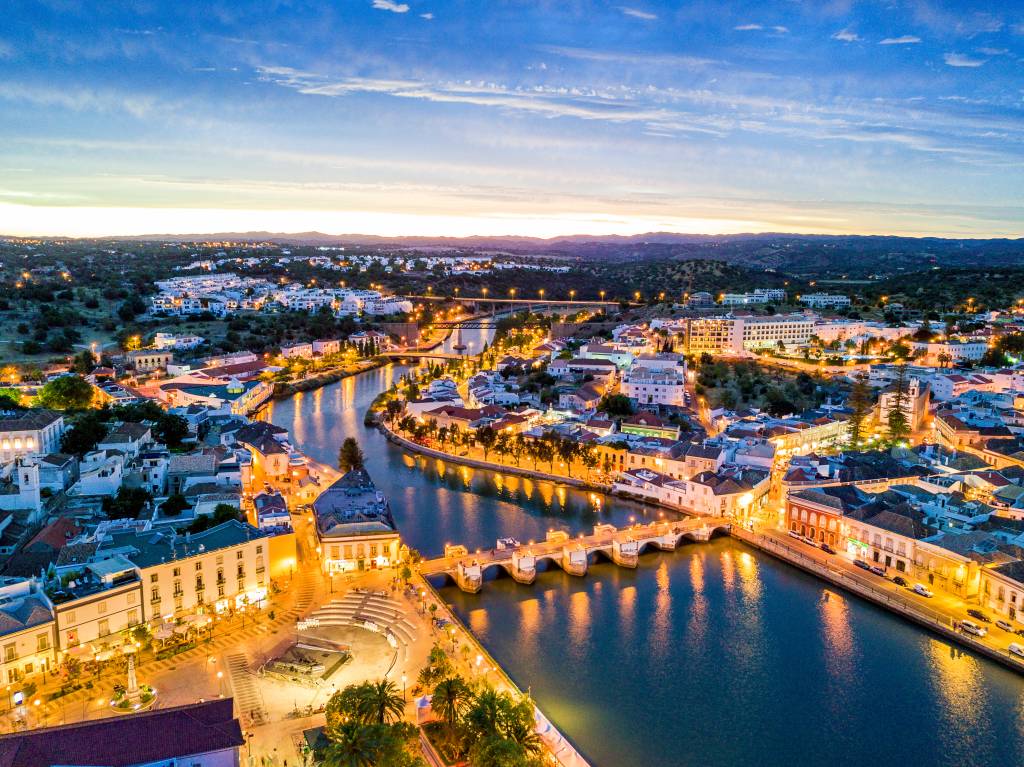 Tavira, Algarve, Portugal Panorâmica de Tavira, no Algarve
