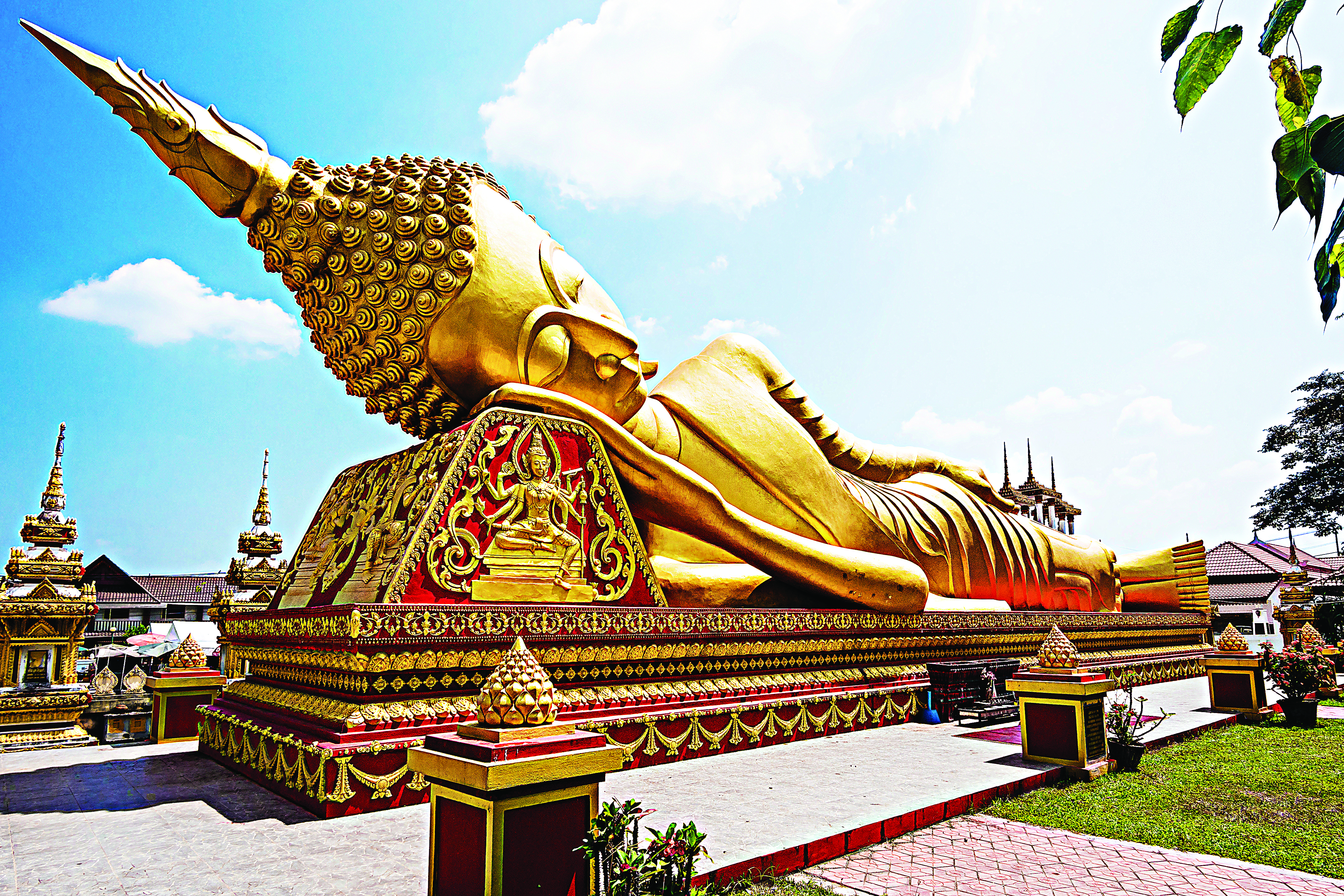 O buda Pha That Luang, em Vientiane
