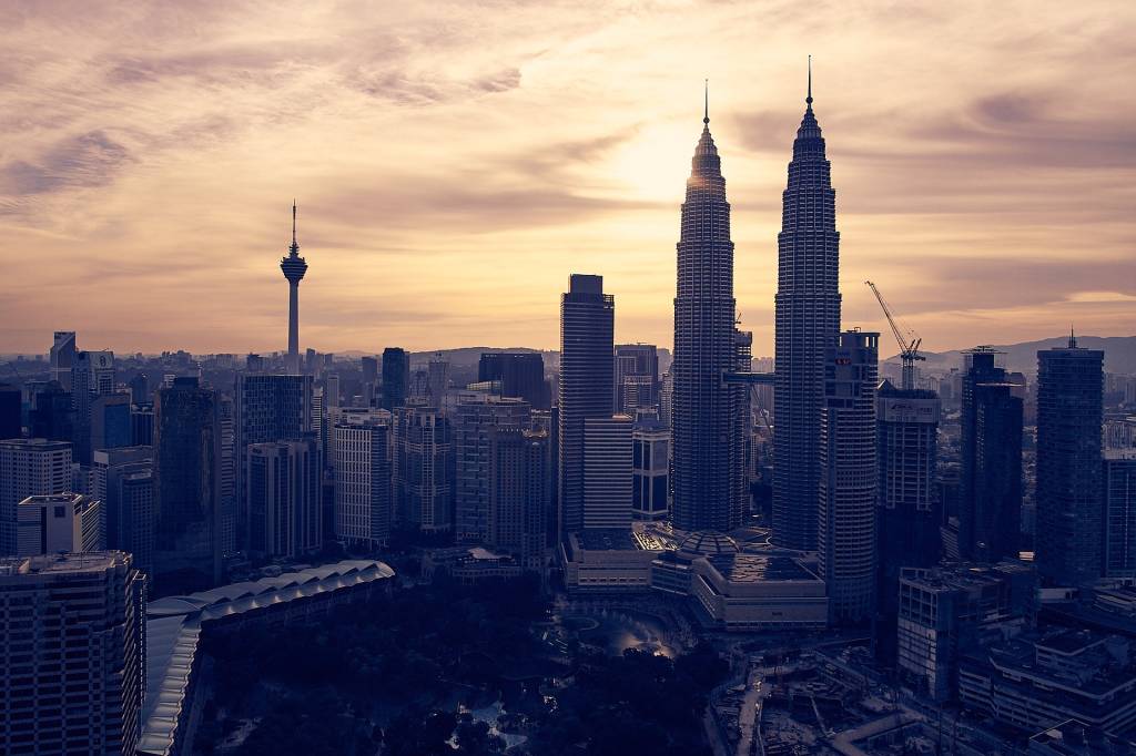 A famosa vista dos arranha-céus de Kuala Lumpur