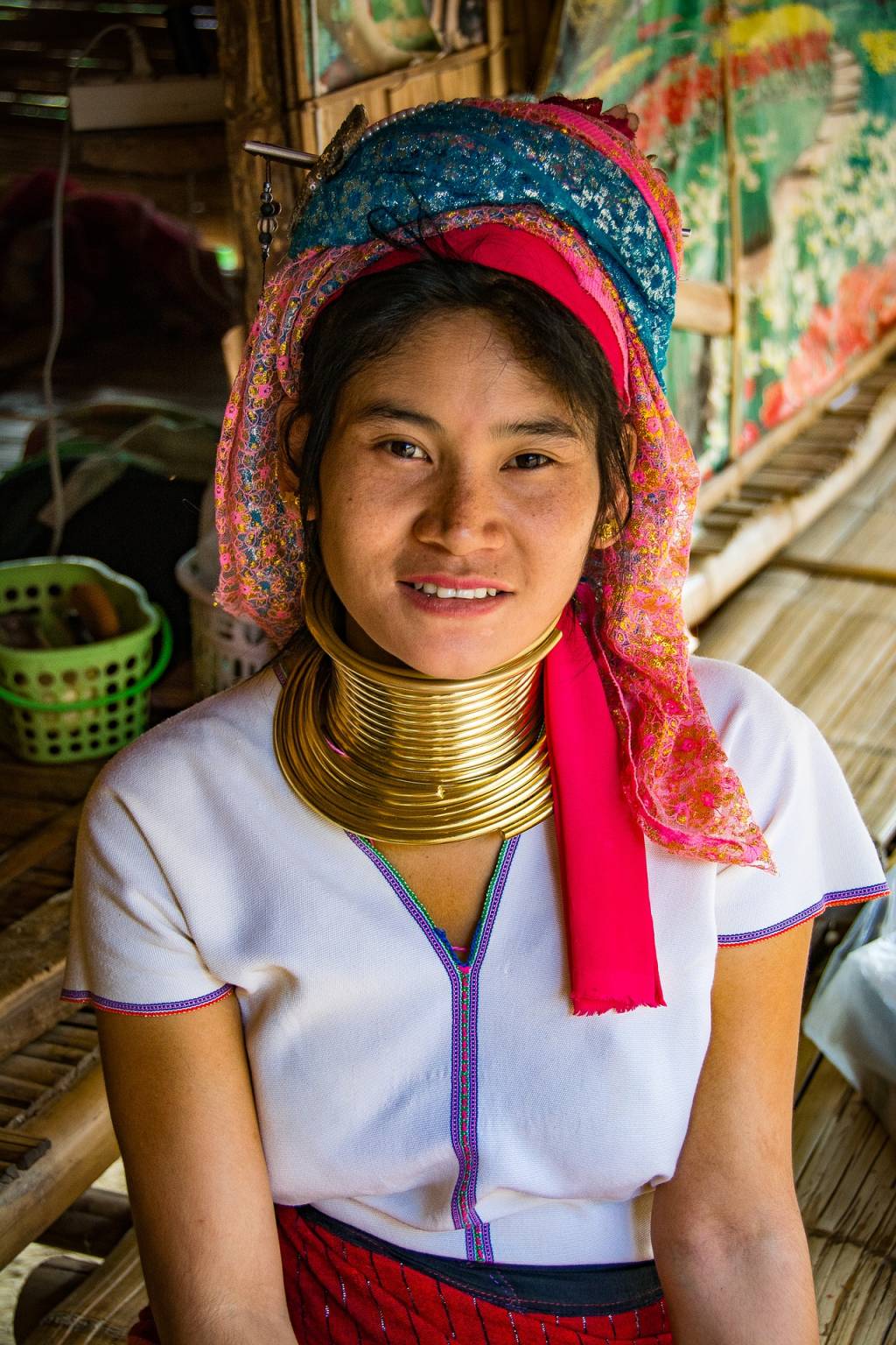 A maior parte das mulheres que usam argolas no pescoço vivem na tribo de Karen