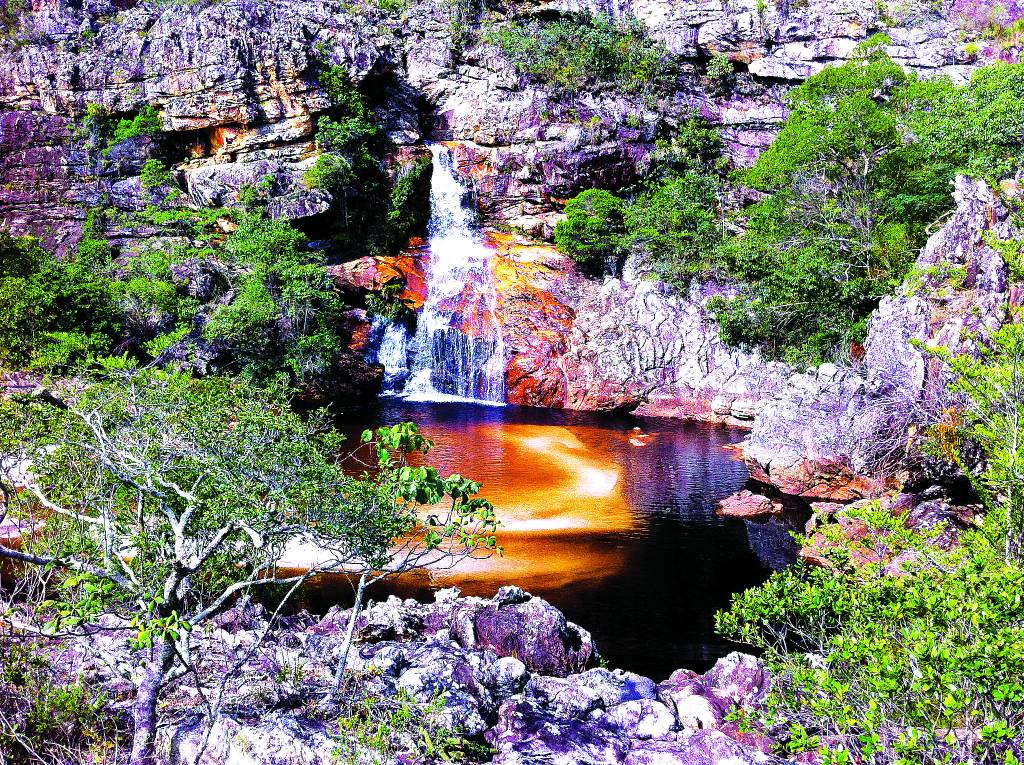Uma das cachoeiras no caminho entre Milho Verde e São Gonçalo do Rio das Pedras