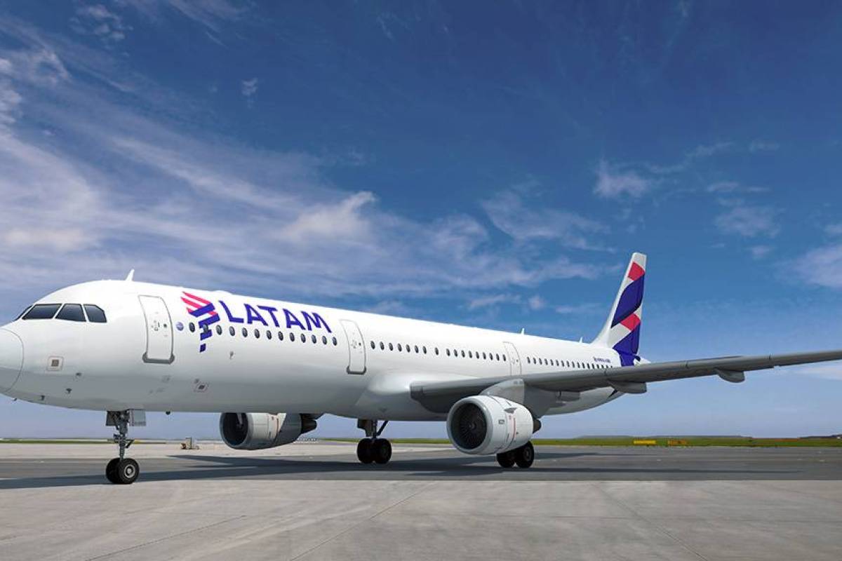 Latam cancela mais voos por alta de Covid-19 e Influenza | Viagem e Turismo