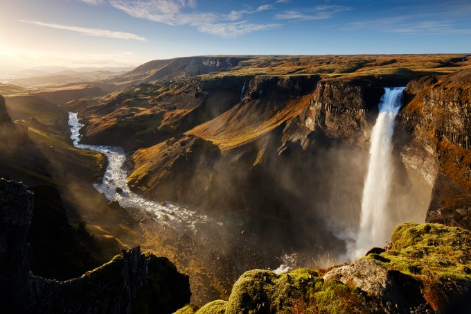 Haifoss waterfall, na Islândia