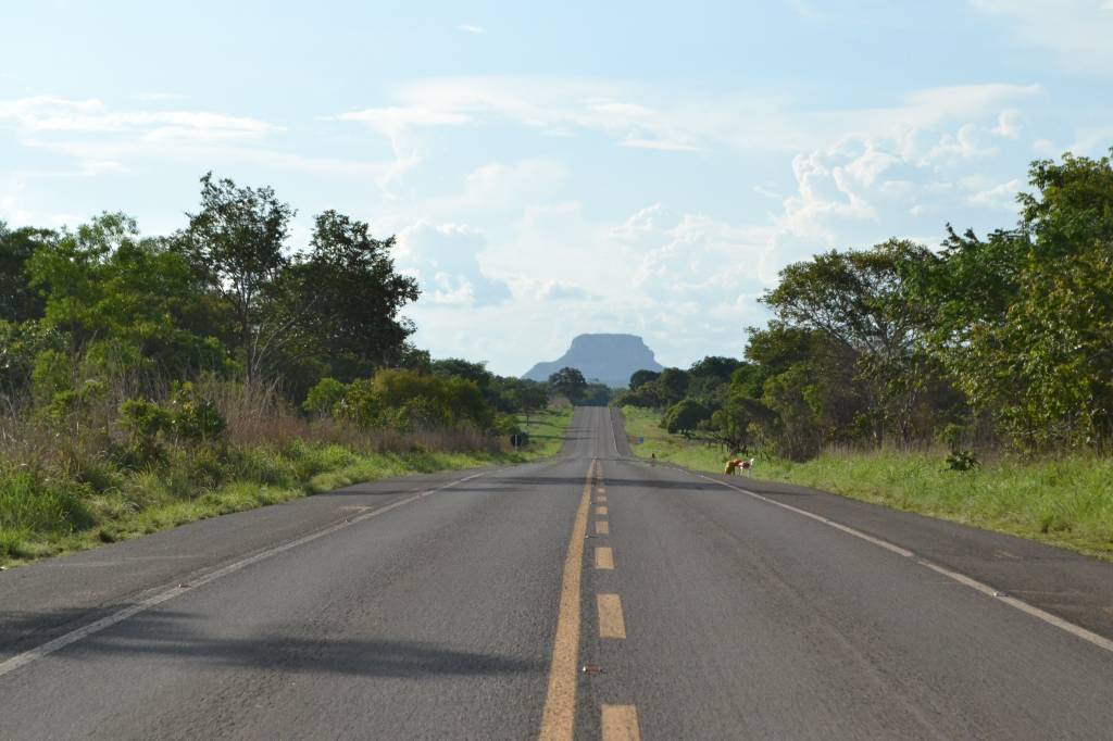 Ao final da estrada, formação rochosa que dá nome à chapada