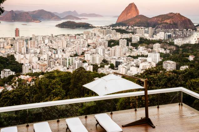 Vista deslumbrante de uma das sete suítes do Vila Santa Teresa, no Rio