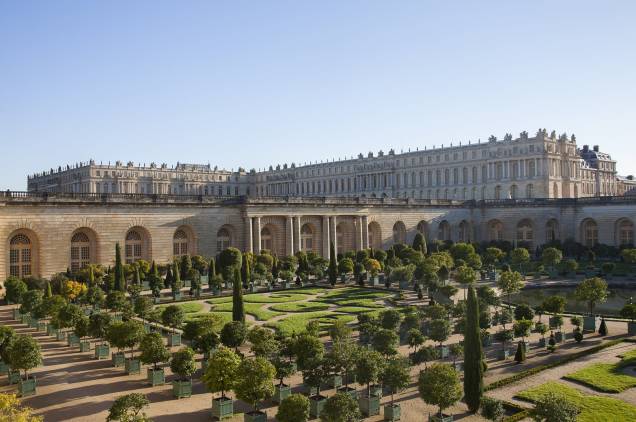 O Le Grand Contrôle fica dentro do edifício que abrigada o Ministério das Finanças dos reis Luís XV e Luís XVI