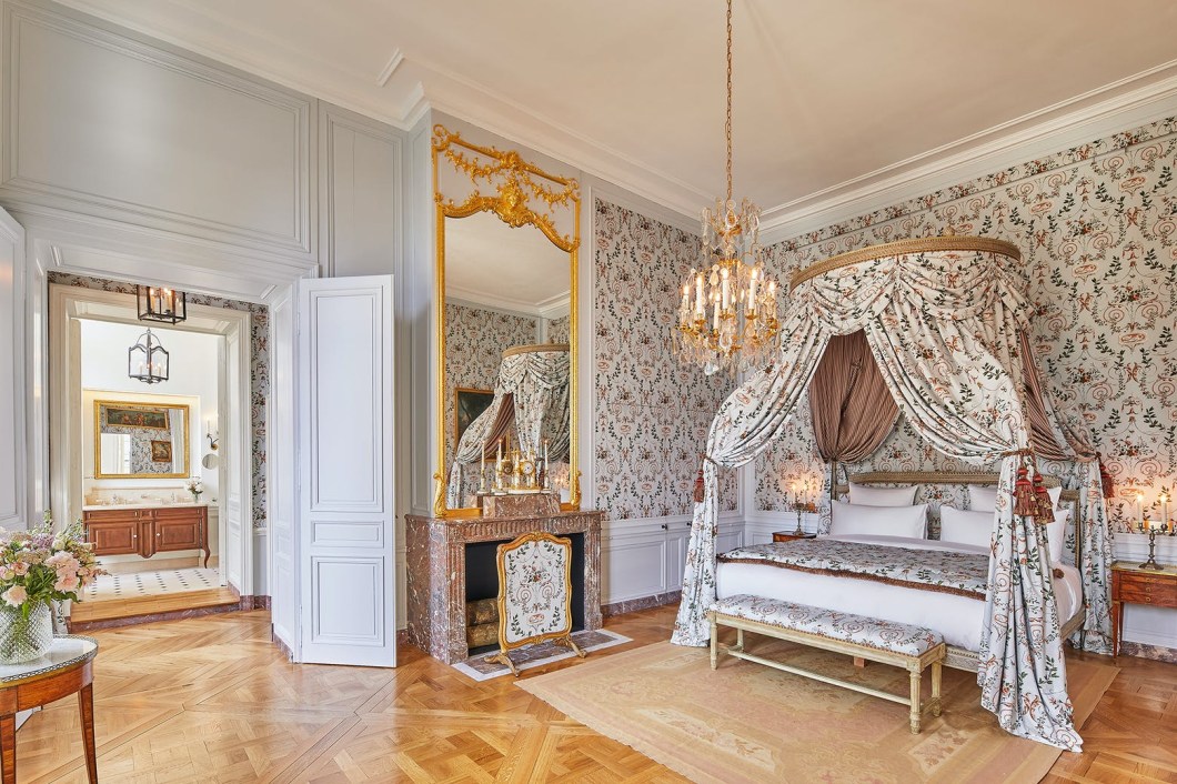 Os quartos são decorados com objetos originais do século 18
