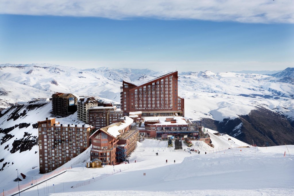 Foto aérea do resort de esqui Valle Nevado, no Chile