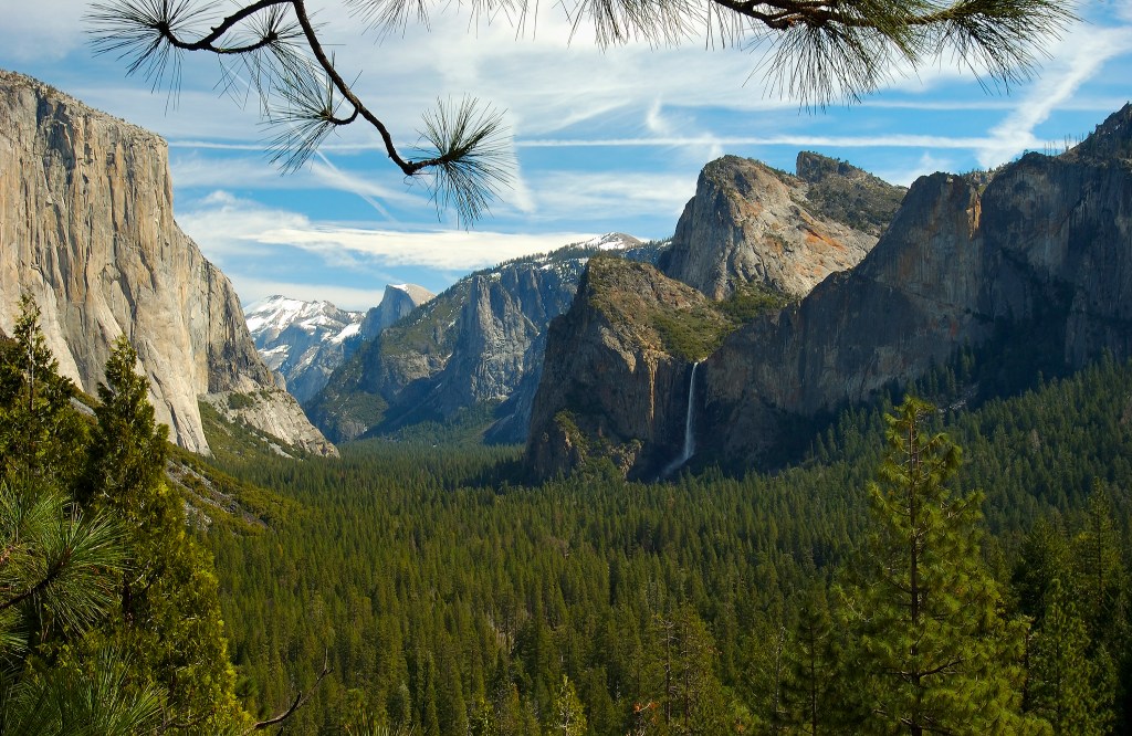 Vista dos principais atrativos naturais do Yosemite National Park, Califórnia, Estados Unidos