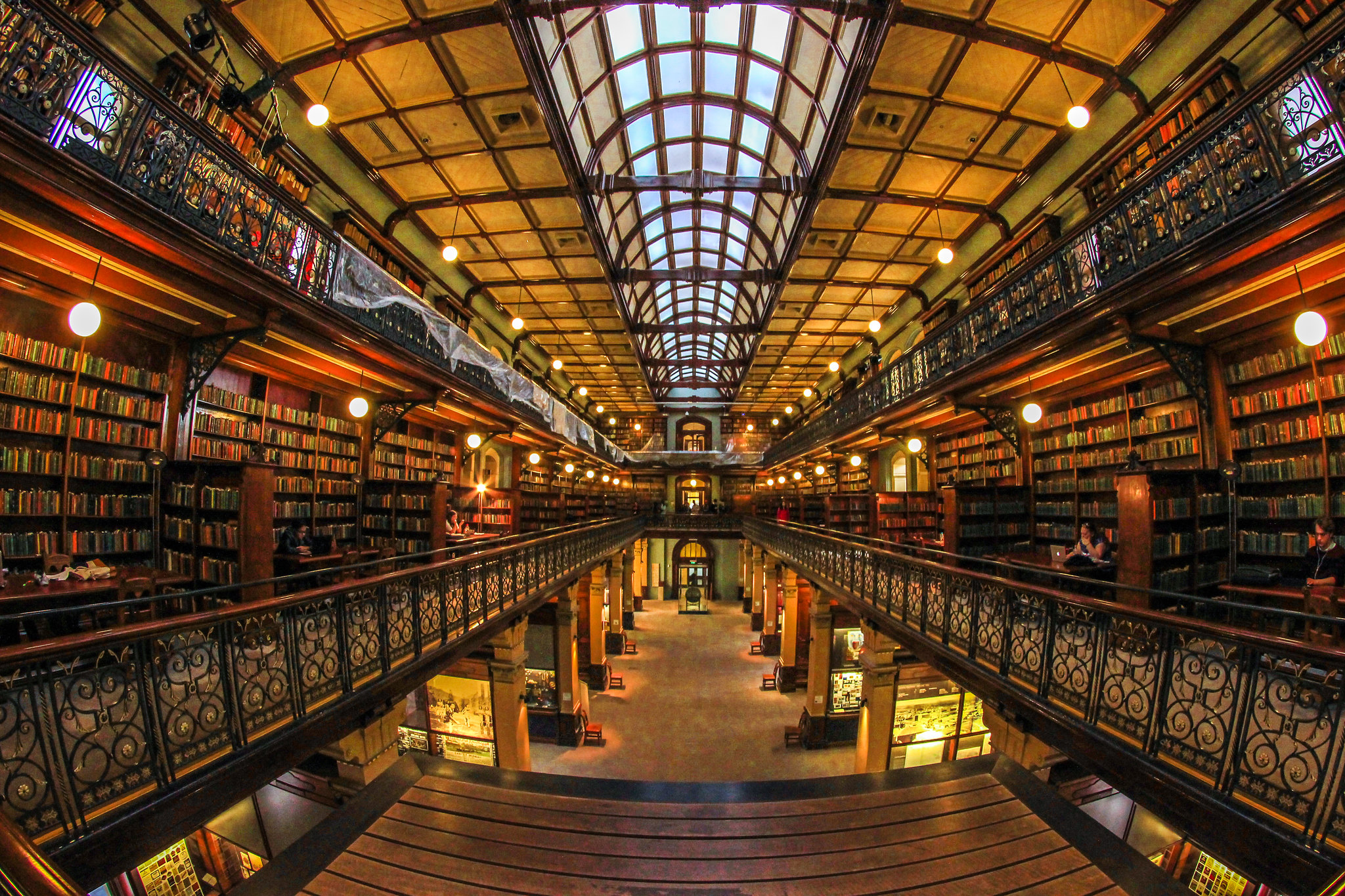 Interior da Biblioteca Estadual da Austrália do Sul