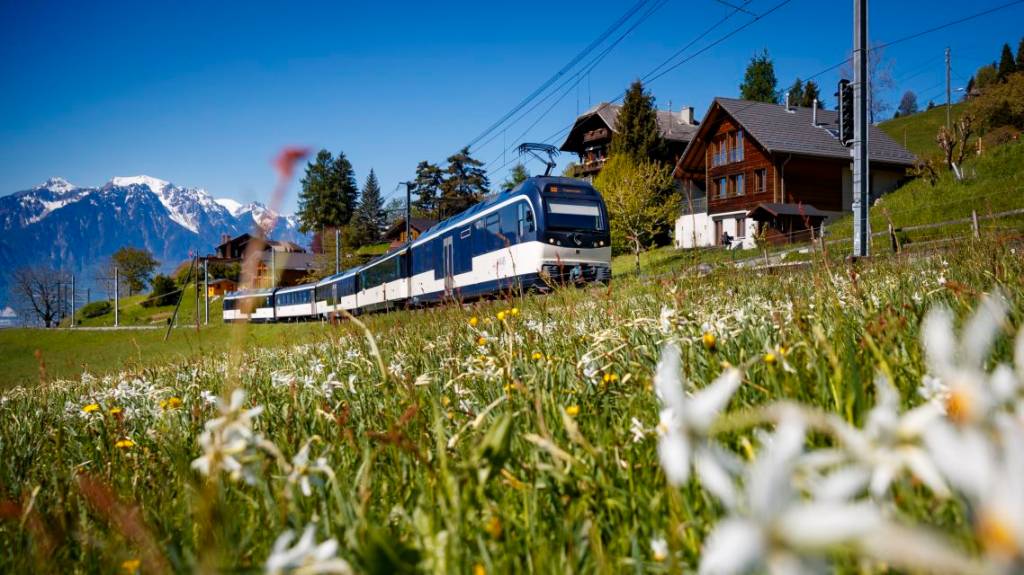 O GoldenPass atravessando a Suíça que habita o nosso imaginário