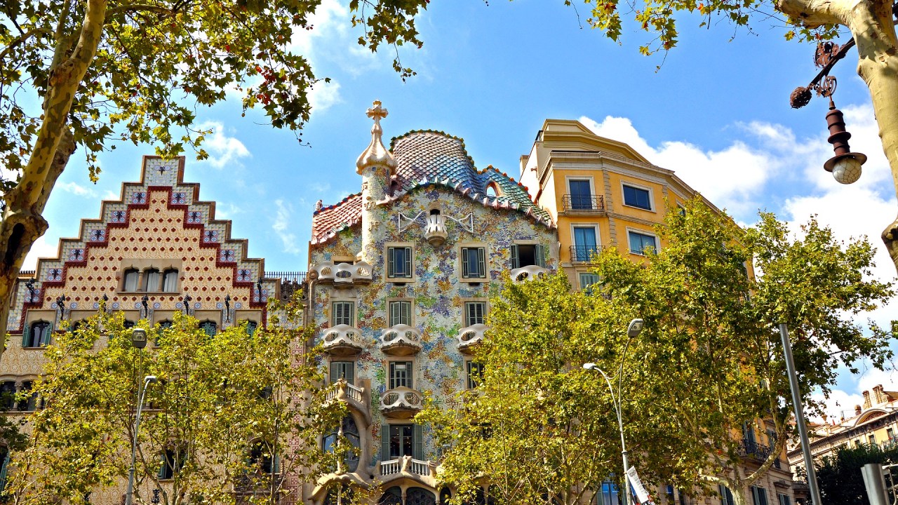 Casa Batlló, do Gaudí (no meio): agora sem filas!