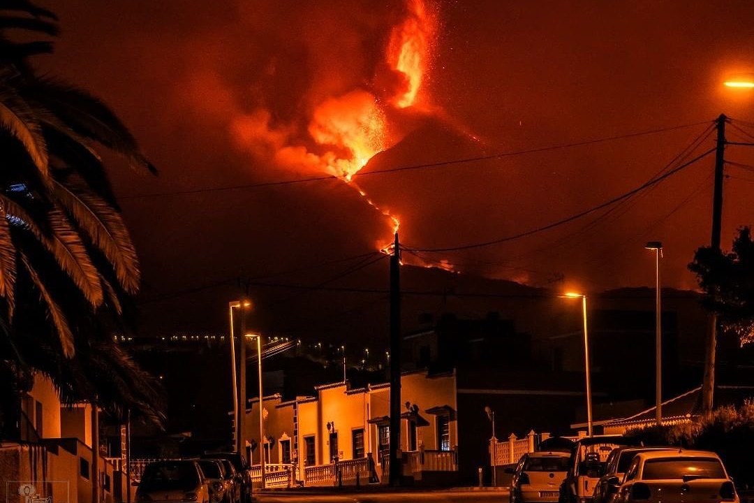La Palma em chamas: cenário perfeito pro feriadão de alguns