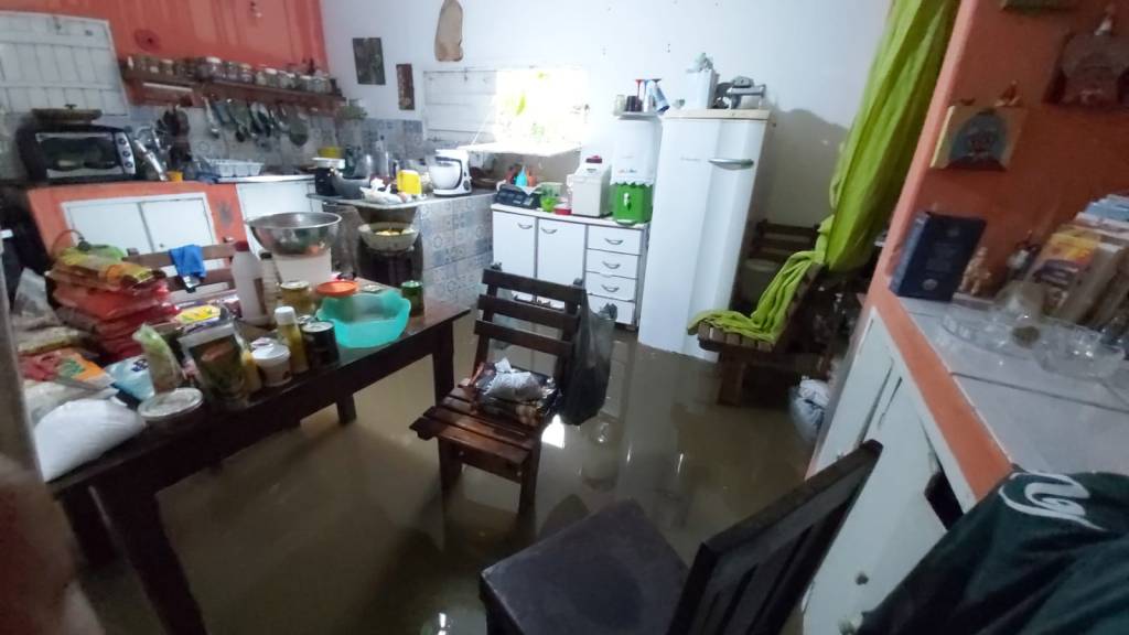 A casa da pessoa que administra o meu Airbnb, aqui em Algodões