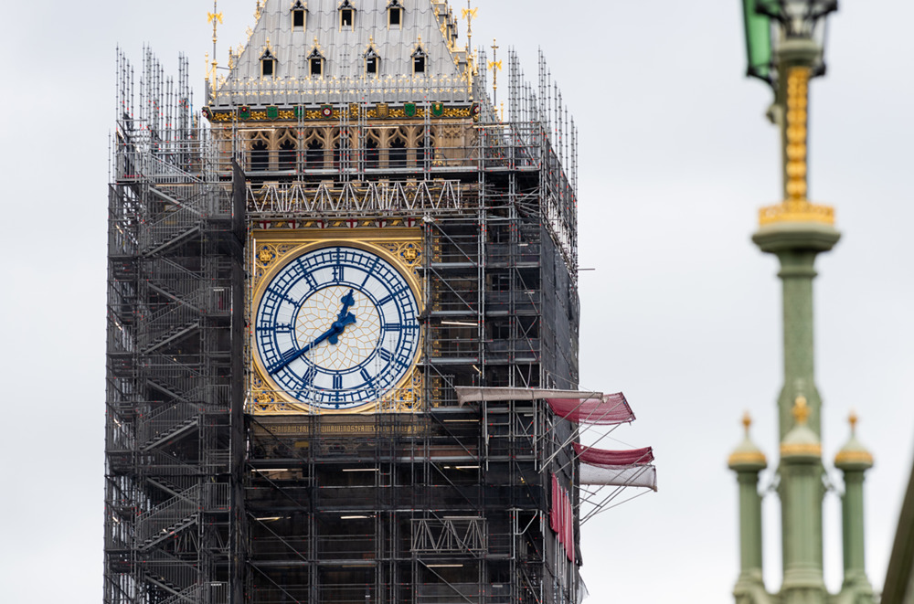Relógio da Elizabeth Tower sendo descoberto