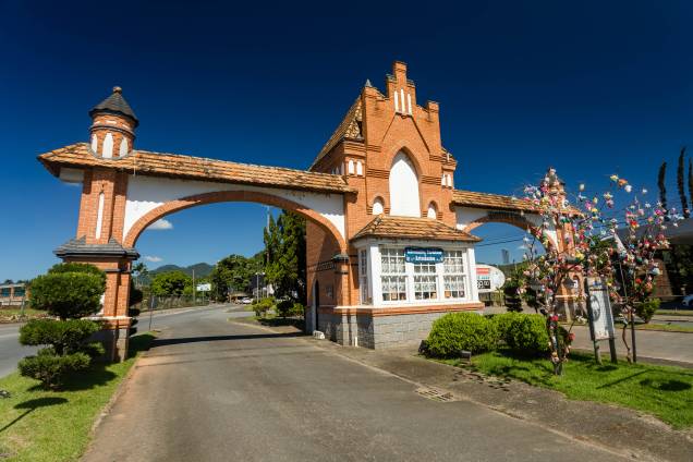 A outra entrada da cidade é pelo Portal Turístico Norte. A outra entrada da cidade é pelo Portal Turístico Norte.