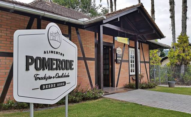 Fachada da Pomerode Alimentos. Fachada da Pomerode Alimentos.