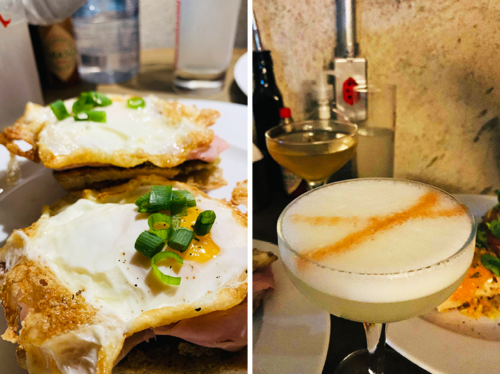 Duplas de fotos: Sanduíches de ovo frito decorados com cebolinha picada e duas bebidas, sendo a que está em primeiro plano parecida com o Pisco Sour