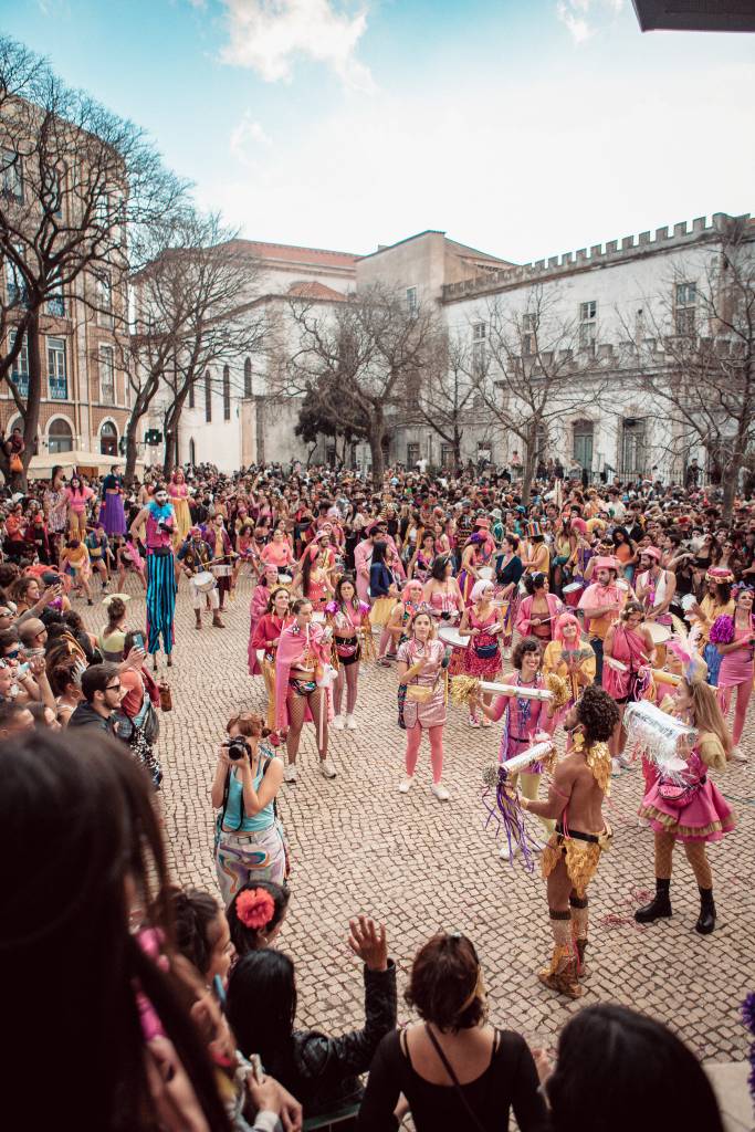 Desfile de carnaval pelas ruas de Lisboa