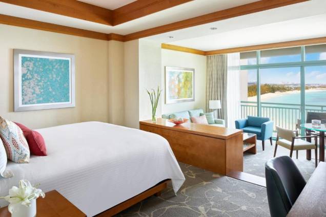 Os quartos são especialmente espaçosos no The Cove, melhor hotel do complexo.