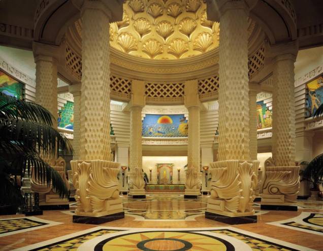 O extravagante hall de entrada do The Royal.