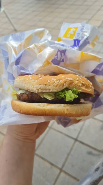 Os sanduíches do Snack Bar têm tamanho comparável ao de qualquer fast food. Crédito: