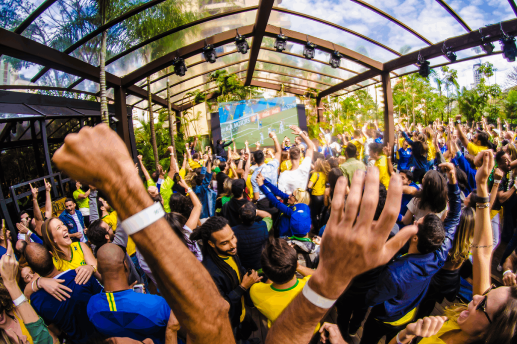 Futebol no ar: Azul transmitirá jogos da Copa ao vivo em voos