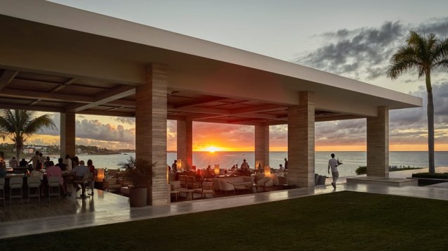 Four Seasons: o melhor lugar para estar na golden hour é no Sunset Lounge Four Seasons: o melhor lugar para estar na golden hour é no Sunset Lounge
