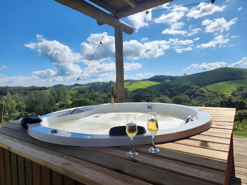 Rancho canadense com jacuzzi, Cunha, São Paulo, Brasil Rancho canadense com jacuzzi, Cunha, São Paulo, Brasil
