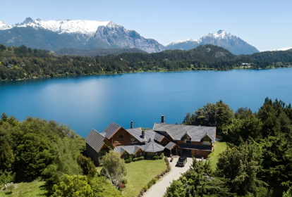 casa-para-13-hóspedes-duas-piscinas-e-vista-para-o-lago-e-montanhas-em-bariloche-argentina-para-alugar-pelo-aribnb