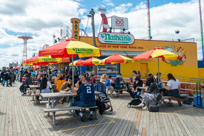 Nathan’s Famous Hot Dogs, Coney Island, Nova York, Estados Unidos