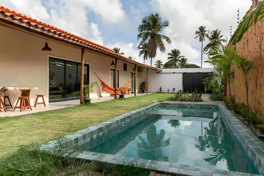 Casa-térrea-e-com-piscina-na-ponta-norte-da-praia-de-Peroba-Maragogi-para-alugar-no-airbnb-em-Alagoas-Brasil