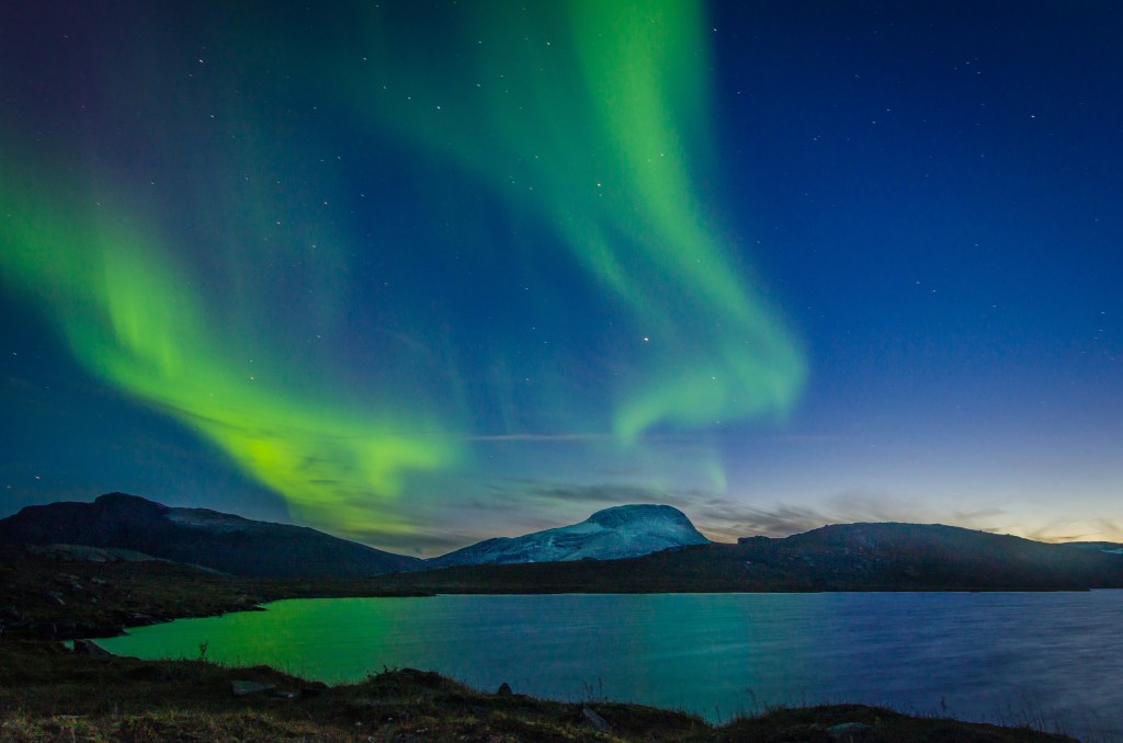 Aurora boreal no Parque Nacional Abisko, na Suécia
