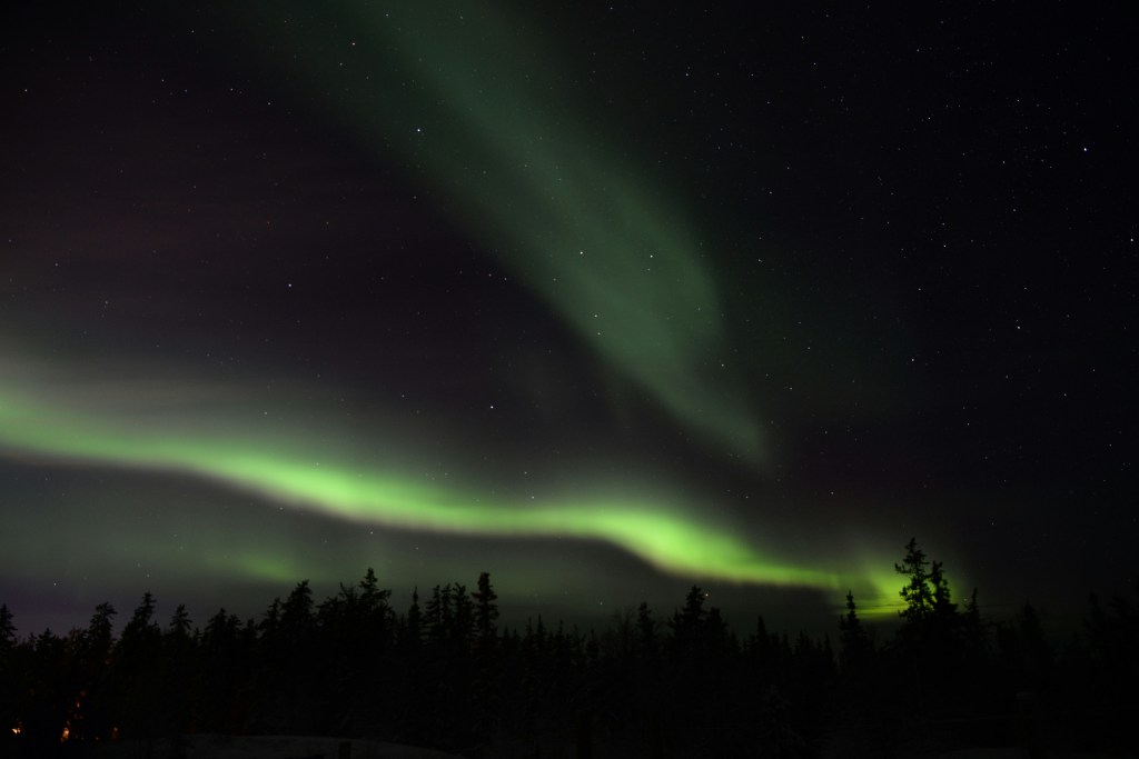 Aurora boreal em Yellowknife, Canadá