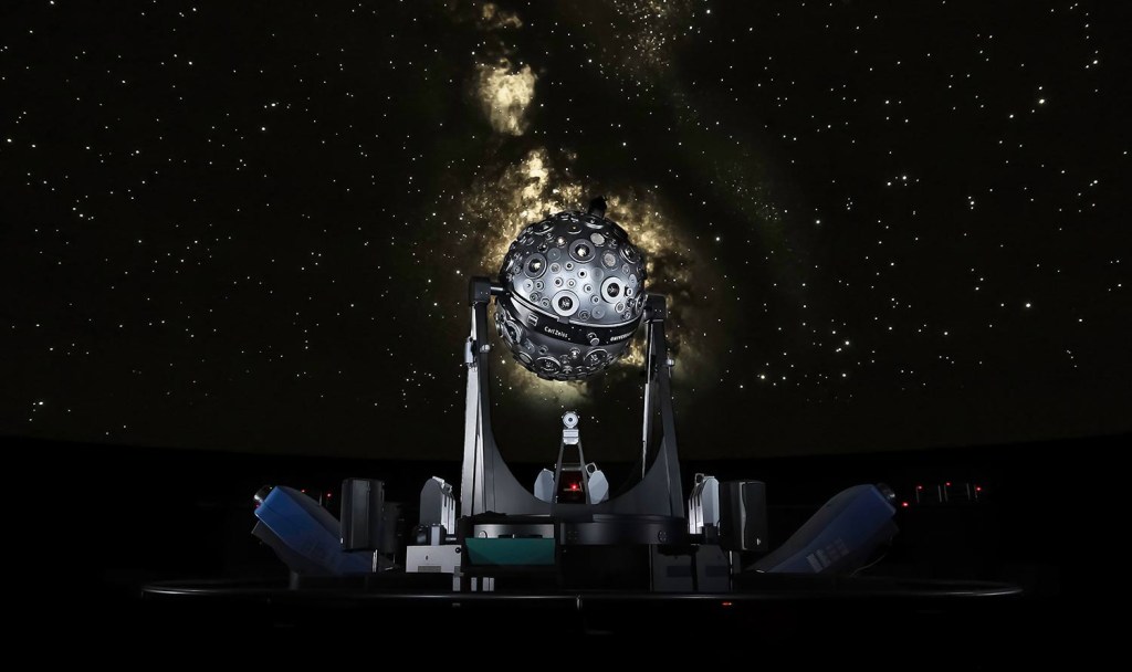 Projeções do Planetário da Marinha exibem constelações em alta resolução