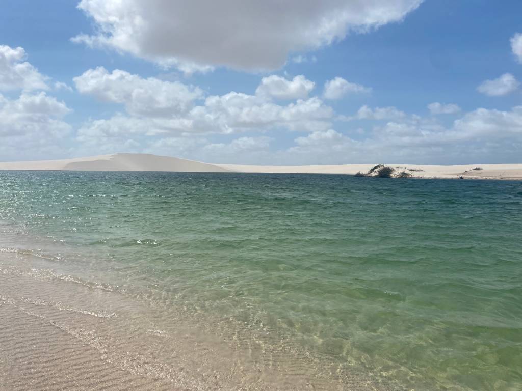 Lagoa do Cajueirinho, Santo Amaro, Lençóis Maranhenses, Maranhão, Brasil Lagoa do Cajueirinho, Santo Amaro, Lençóis Maranhenses, Maranhão, Brasil