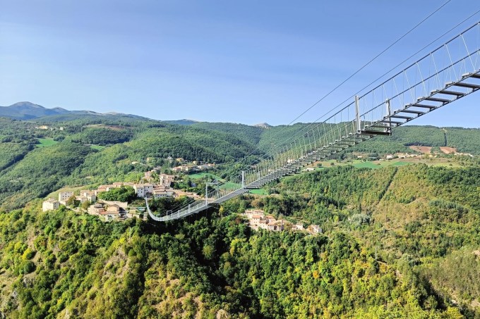 Ponte Tibetana, Sellano, Itália