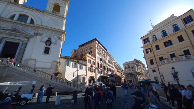 Igreja Trinità dei Monti (à esq.) Igreja Trinità dei Monti (à esq.)