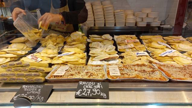 Ouro em formato de ravioli no Mercado Testaccio Ouro em formato de ravioli no Mercado Testaccio